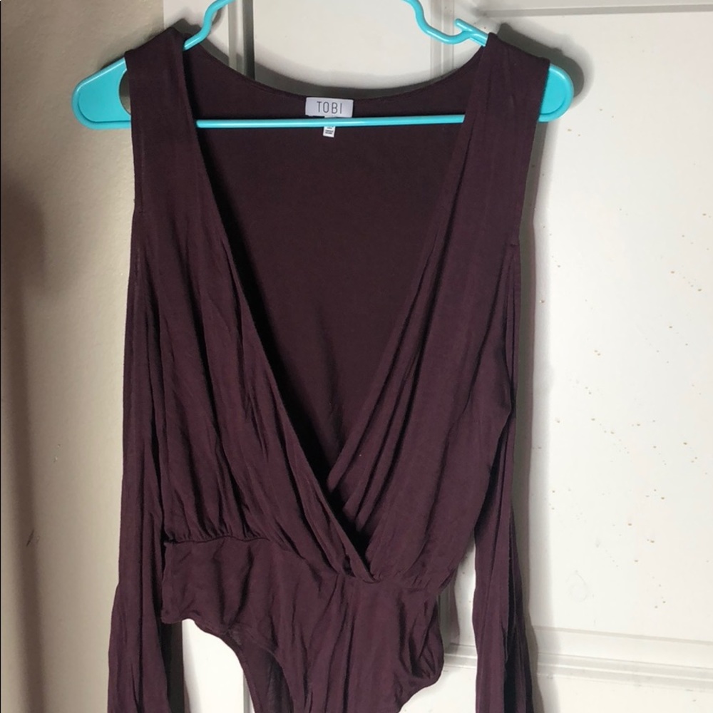 TOBI Long sleeved burgundy bodysuit